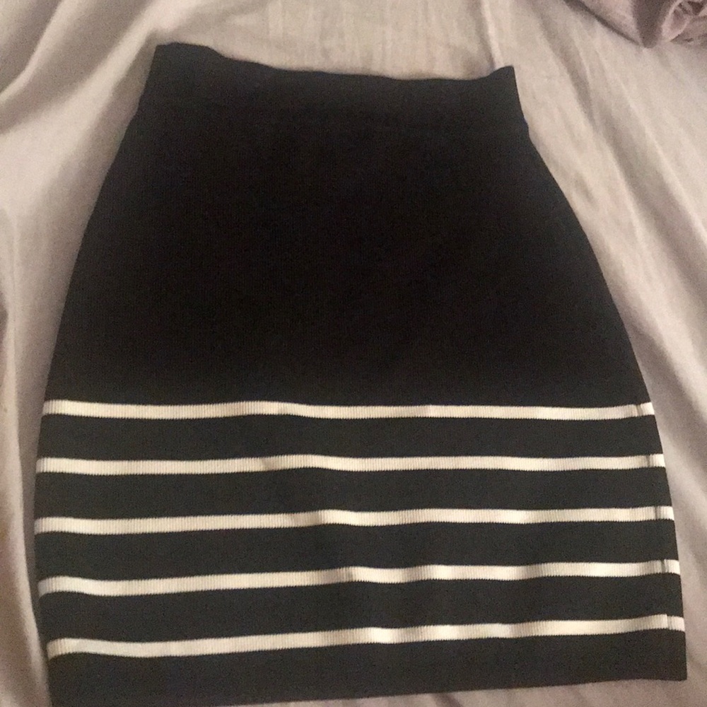 Bebe pencil skirt